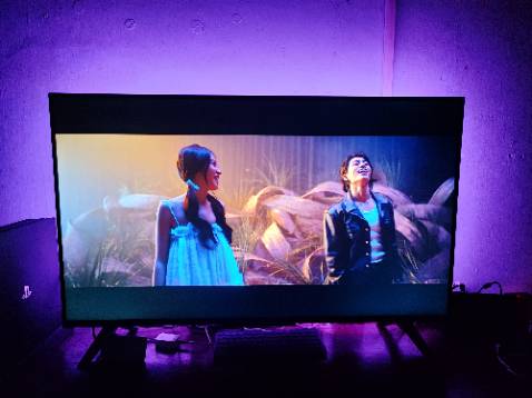 Lần đầu sử dụng thì bị trục trặc, xong mình có liên hệ qua bên hỗ trợ khách hàng thì các bạn hỗ trợ rất nhiệt tình.

Đèn sáng đẹp và dễ sử dụng, mình để làm đèn nền phía sau tivi thì xem trong phòng tối không bị mỏi mắt.