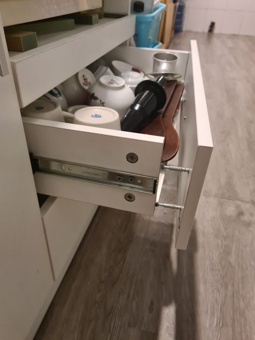 Xin vui lòng đến bảo hành, đã đến sửa 1 lần, bây giờ vẫn bị y như cũ.