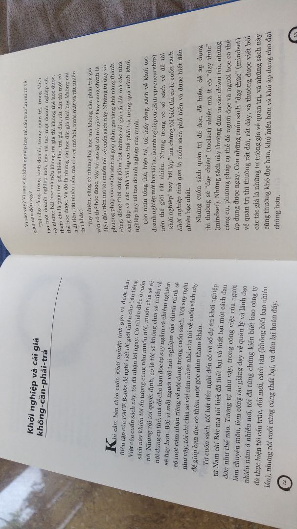 sách không dành cho mọi người vì kiến thức khá sâu.
tốt nhất nên có nền tảng cơ bản rồi hoặc có một vài dự án nhỏ gọn trước sẽ dễ thấm và tiếp thu tốt hơn.
với các bạn mới vào khởi nghiệp nên đọc lướt sau đó đọc lại nhiều lần, mỗi lần đọc lại sau khi va vấp trải nghiệm sẽ có góc nhìn mới tốt hơn.
trân trọng!!
