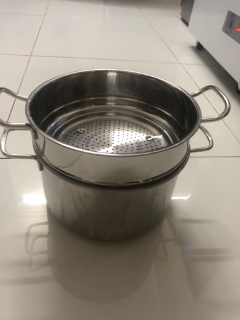 sáng bóng đẹp , vừa khớp với nồi ở nhà.