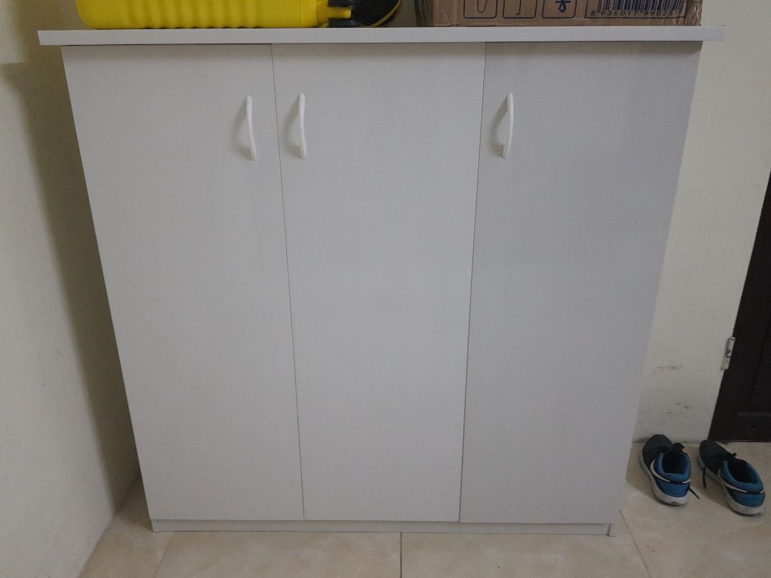 Tủ tốt, gọn gàng. Anh chủ nhiệt tình gọi điện và điều chỉnh theo ý kiến của khách