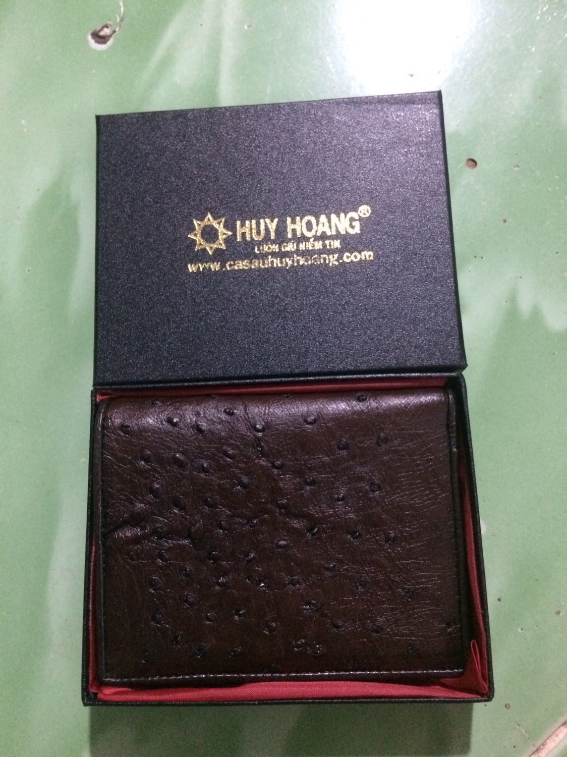 Chất lượng sản phẩm tuyệt vời,ví đẹp hơn hình ảnh mô tả,đóng gói hàng rất kĩ và chắc chắn,rất đáng tiền