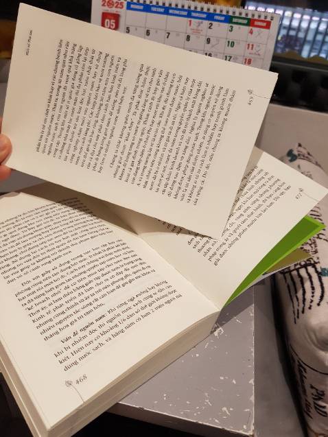 Sách này rất hay, cuốn sách làm thay đổi suy nghĩ của bản thân rất nhiều để cảm thấy vui vẻ hạnh phúc hơn. Có điều góp ý với nhà xuất bản là đọc chưa hết cuốn thì đã bị rớt mấy trang sách ra, dán keo dở quá. Trừ 1 sao cho NXB chứ nội dung sách thì ok.