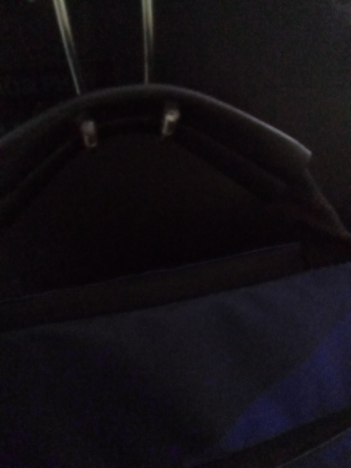 chắc chắn. đỡ hỏng quai túi treo. xe gọn gàng hơn. hài lòng