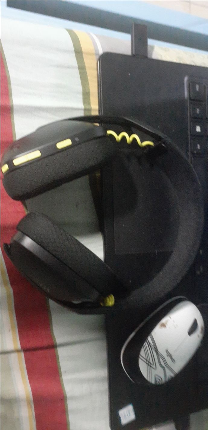 Tai nghe nhìn xịn cực, màu đẹp đúng vs ảnh, mới sài thử thì thấy chất lượng OK, k biết lâu dài ntn nhưng hiện tại thì mình thấy ổn áp. Chỉ mới dùng thử kết nối = usb chứ kết nối còn lại k biết dùng sao.