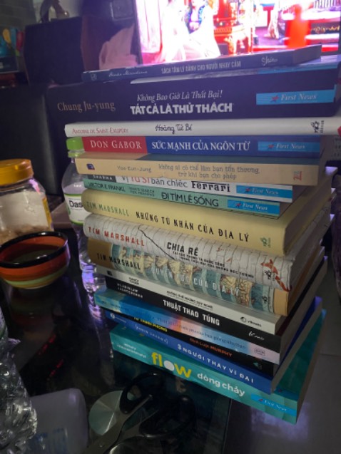 Giao hàng nhanh, nhưng vận chuyển bị rách 1 góc của thùng dẫn tới trầy sách rồi. Sách in đẹp.