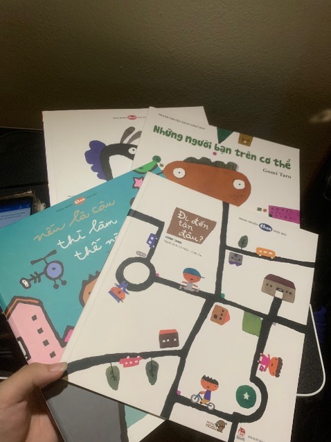 con nhà tớ thích sách ehon lắm, từ lúc bé đã rèn cho con xem dần rồi, vì nội dung và hình ảnh cũng hợp nữa , came ơn mogu