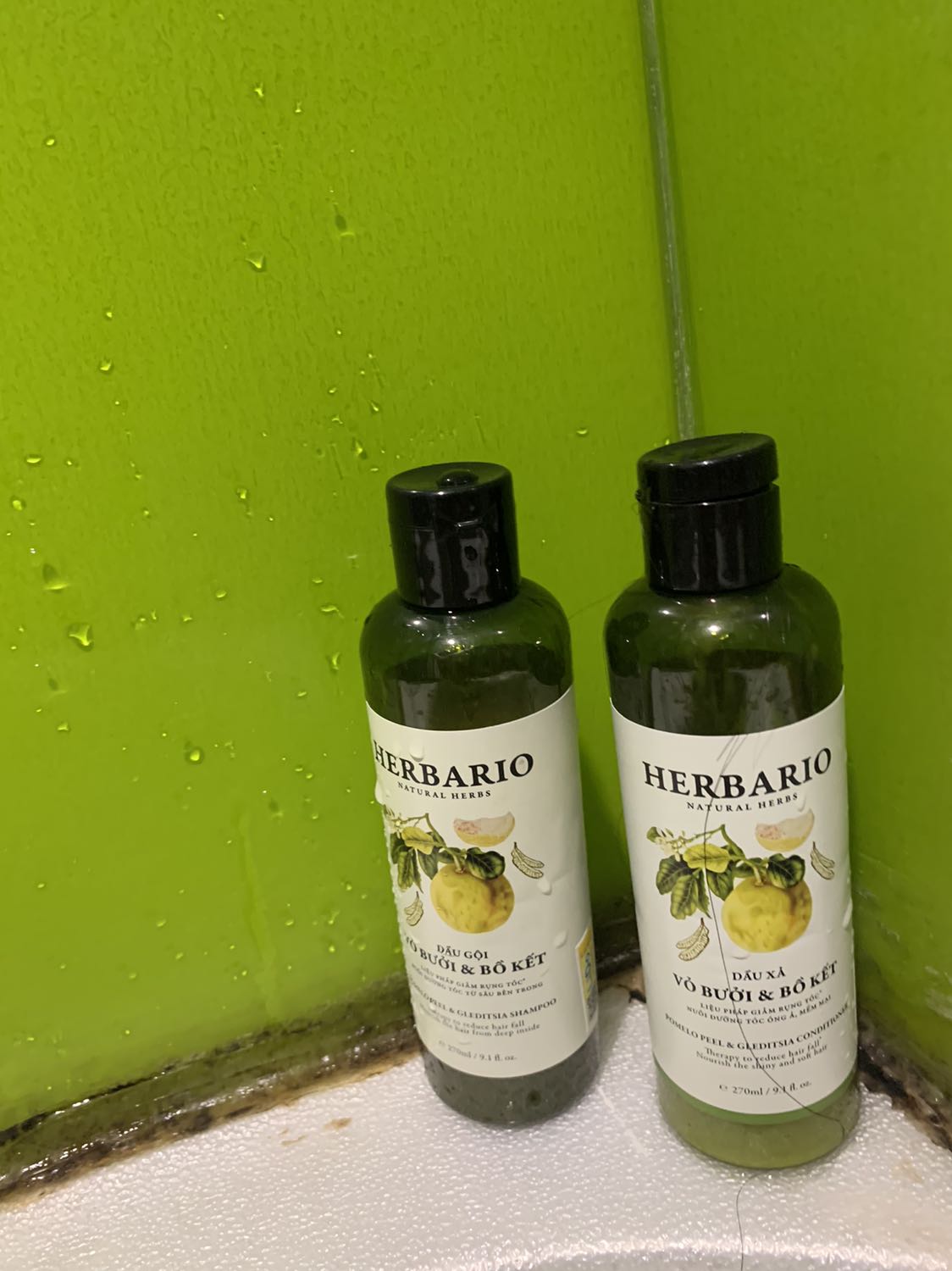 Sản phẩm dùng chán, tóc vẫn dụng nhiều như thường lại khô tóc.