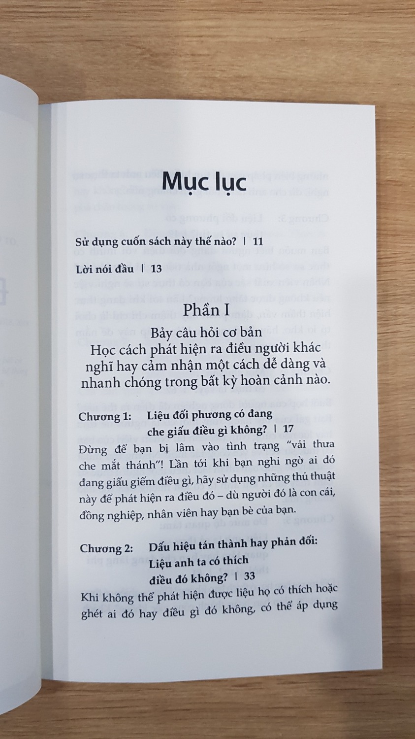 Một cuốn sách khá hay. Tuy nhiên nhiều lúc mình phải đọc đi đọc lại nhiều lần mới hiểu được.