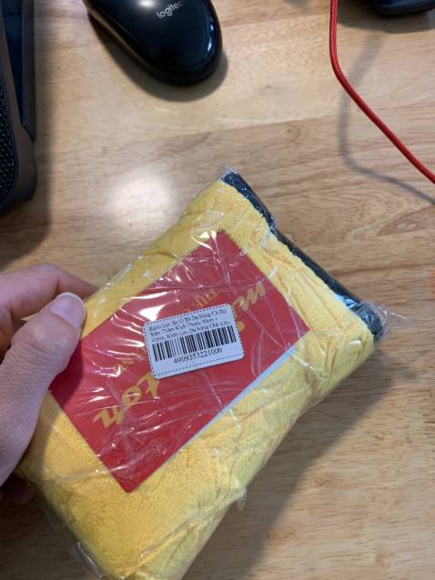 Đồ đẹp lắm. Cảm ơn shop. Giao hàng cũng nhanh nữa. 5 sao......
Nhân viên thái độ tốt
Sẽ ủng hộ shop
Màu sắc đẹp, vàng óng và màu xám. nên trông sạch sẽ, lau cũng khá bám nên bụi lau tốt. trước mua bên ngoài linh tinh cũng mất gần trăm ngàn, nay mua trên đây rẻ hơn và đẹp hơn hẳn!!