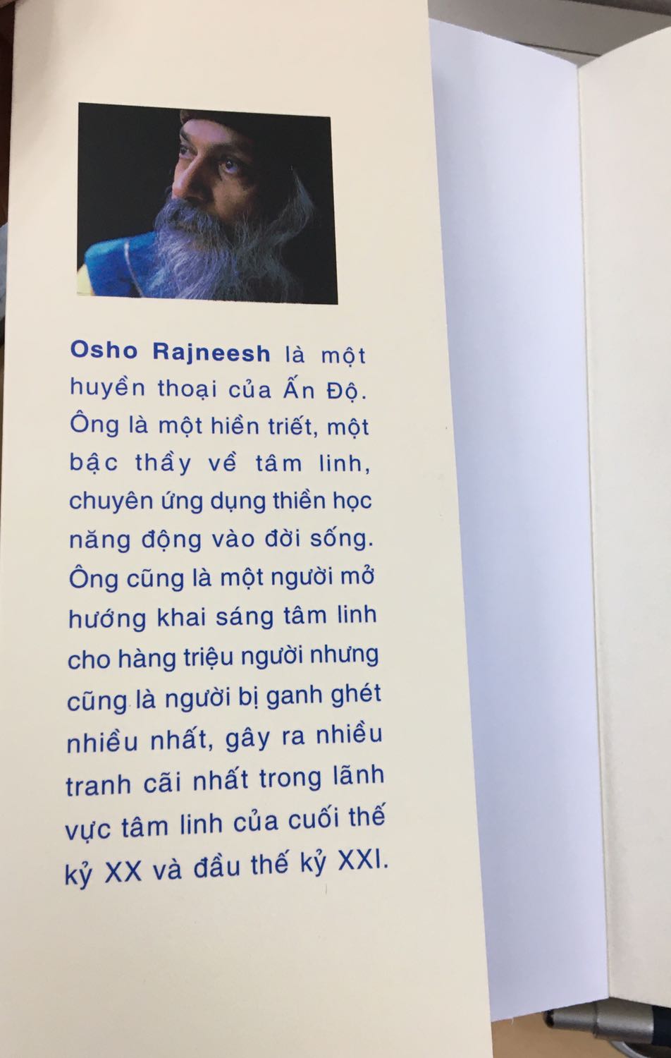 Hình thức tốt 
Nội dung thì tuy cảm thụ của môi người thôi. Theo mình thì khá hấp dẫn. Một cái nhìn mới.
