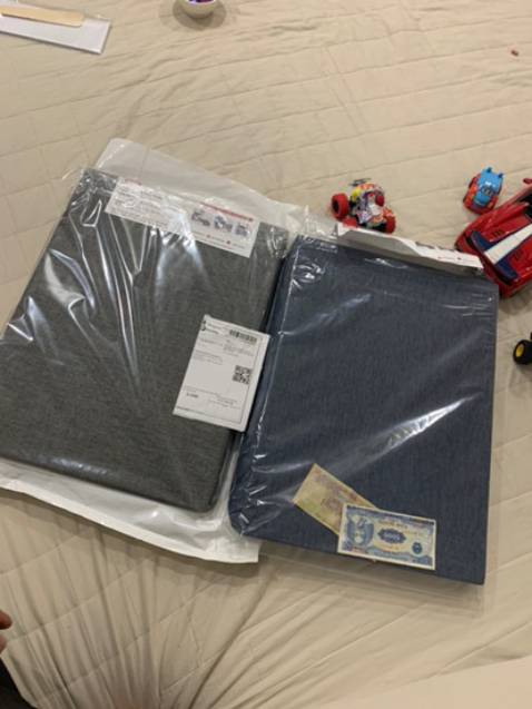 Giỏ xịn lắm ạ! 
Tiền nào của đó!rất ưng ý! 
Đã mua thêm vài cái nữa. Sản phẩm đẹp, cứng, xếp vừa vào ô tủ của mình. Giao hàng nhanh chóng
Hàng như hình, chắc chắn, đáng mua
Không bị mùi hôiiiii. Em vô cùng ưng