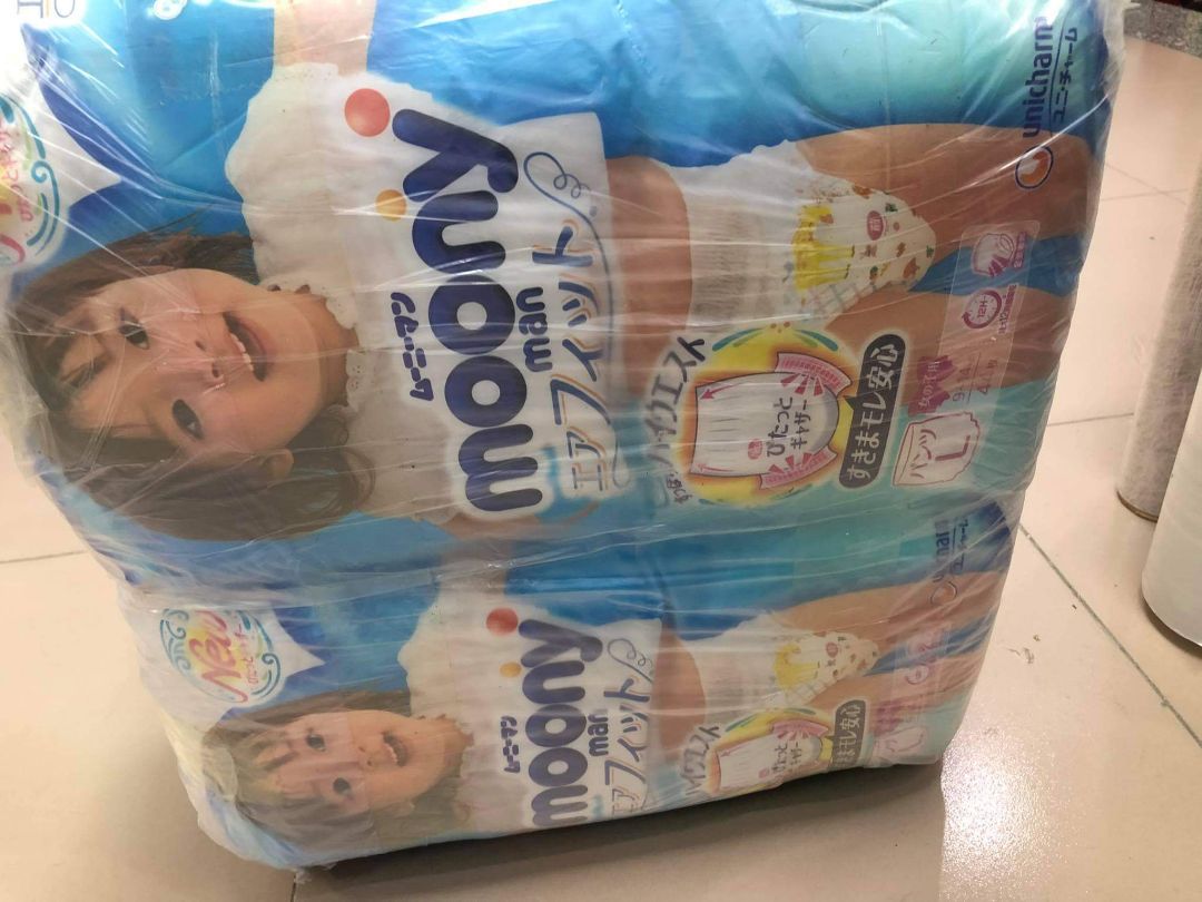 nhân viên giao hàng rất thái độ với người nhận hàng,giao tối ở cty không có ai sao nhận được,hẹn hôm khác thì khó chịu này nọ,hơn nữa mọi lần mua tiki đều có băng dính của tiki nhưng lần này không hề có.mong tiki gọi lại để phản hồi