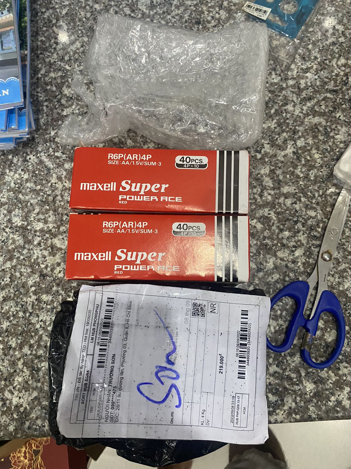 Tôi mua 04 hộp pin nhưng giao có 02 hộp. Yêu cầu hoàn tiện lại cho tôi