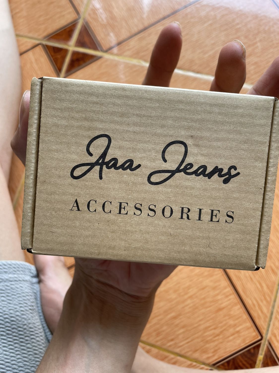 Sản phẩm chất lượng giá thành sales rẻ, rất ư là oke.