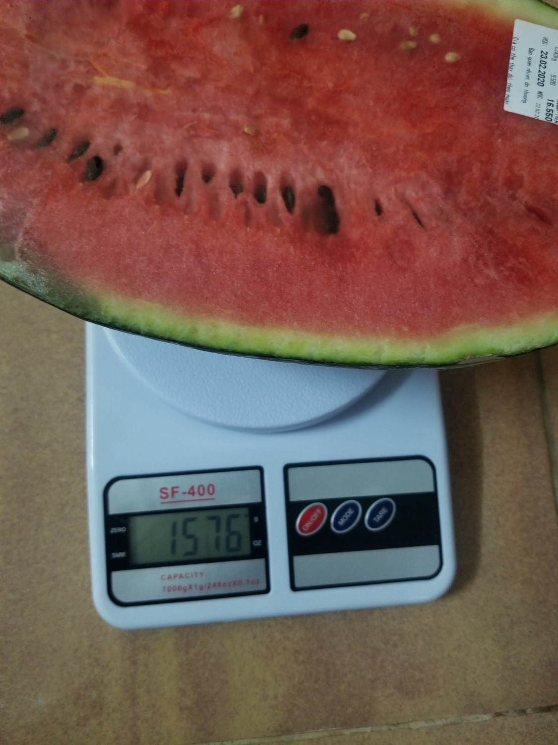 Do thường xuyên làm bánh nên mình cần có cân để có được tỷ lệ bột đường,... chính xác hơn
So sánh giữa các sàn thì Tiki có cao hơn tý nhưng được cái giao nhanh 2h nên mình ưu tiên chọn với mua ở Tiki thì yên tâm hơn
Tiki giao hàng cực kỳ nhanh
Mình về có *** thử cân này với cân ngoài *** thì có chên lệch 0,2 g
chắc cũng k ảnh hưởng nhiều lắm
với giá chưa tới 100k thì mình rất hài lòng 
hy vọng sẽ dùng được lâu Do thường xuyên làm bánh nên mình cần có cân để có được tỷ lệ bột đường,... chính xác hơn
So sánh giữa các sàn thì Tiki có cao hơn tý nhưng được cái giao nhanh 2h nên mình ưu tiên chọn với mua ở Tiki thì yên tâm hơn
Tiki giao hàng cực kỳ nhanh
Mình về có *** thử cân này với cân ngoài *** thì có chên lệch 0,2 g
chắc cũng k ảnh hưởng nhiều lắm
với giá chưa tới 100k thì mình rất hài lòng 
hy vọng sẽ dùng được lâu