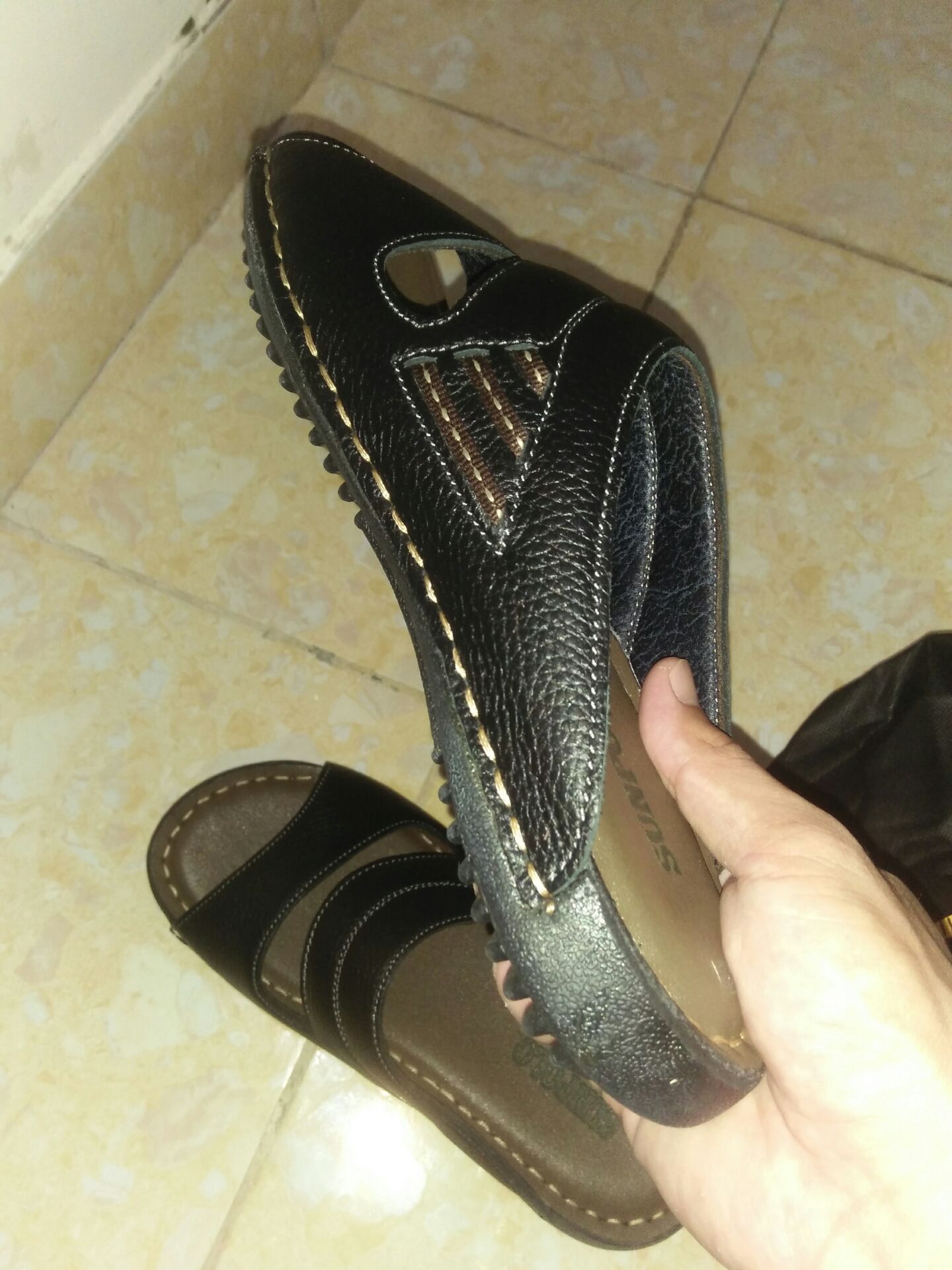 tiki giao hàng nhanh. đóng gói cẩn thận. hàng rất ok.