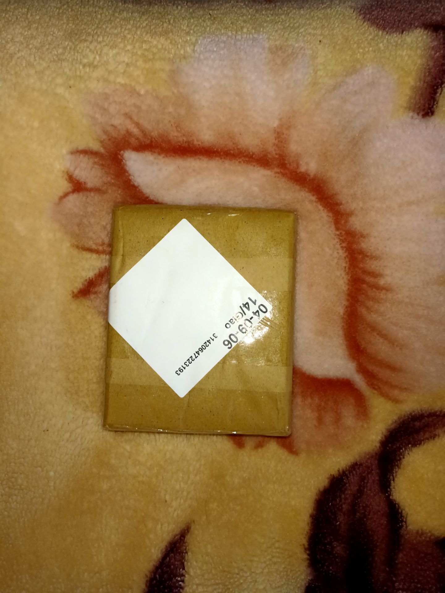 Tiki đóng gói đẹp, giao hàng nhanh
Hàng hộp đẹp, làm quà tặng rất sang
Ví da mềm mịn, nhỏ gọn, lịch thiệp
Độ bền chưa đám đánh giá
Xin cảm ơn!