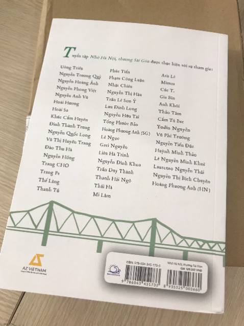 Ai từng ở hay đến thăm HN SG nên đọc cuốn này. Mấy câu chuyện được kể một cách dung dị, đơn giản và hơn hết là thật trân vô cùng.