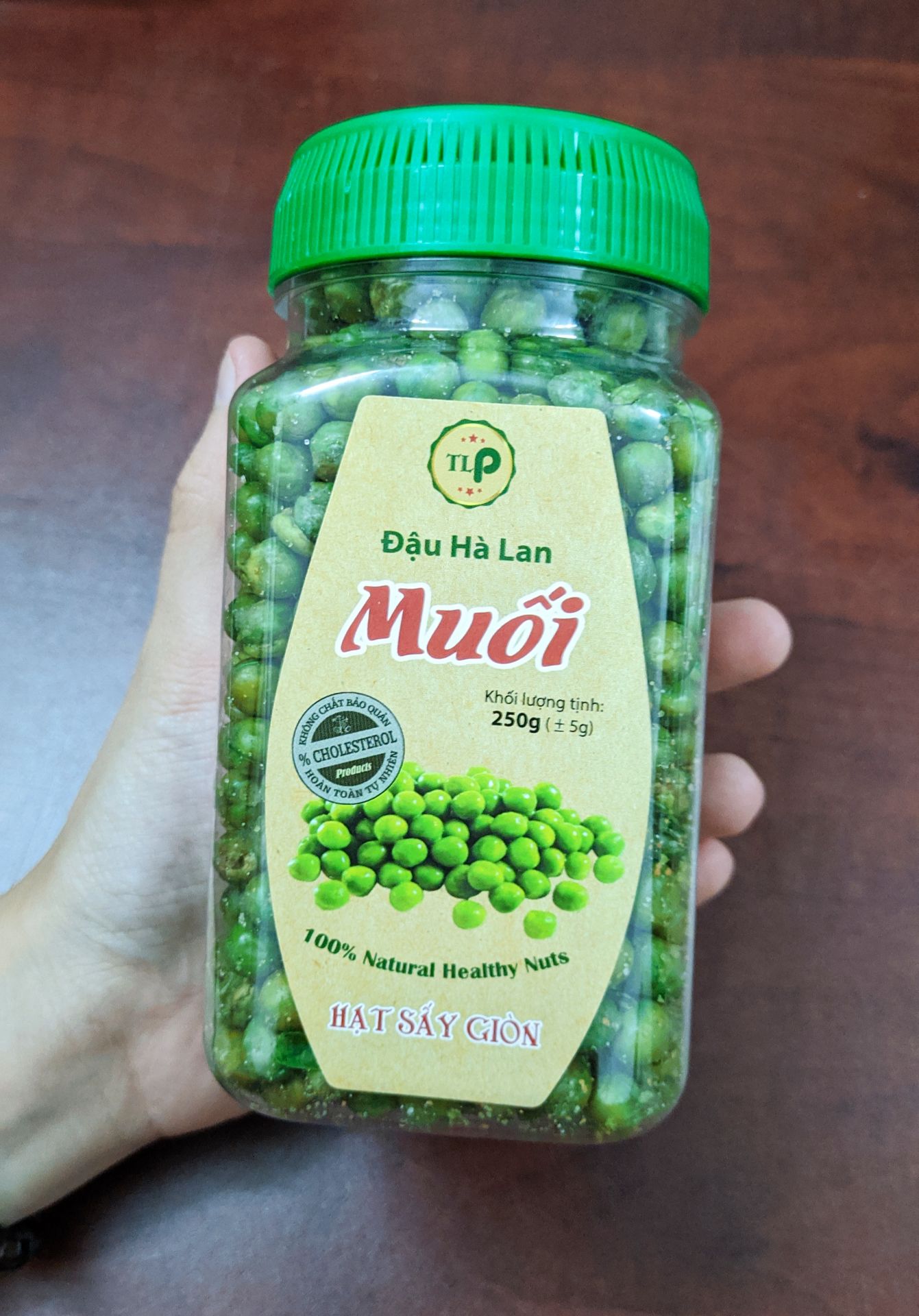 Đậu hạt to, ăn vừa miệng, không bị có vị bột súp mì gói như 1 số hãng khác. Thêm nữa là đậu nhiều tới ngang miệng hũ luôn :)