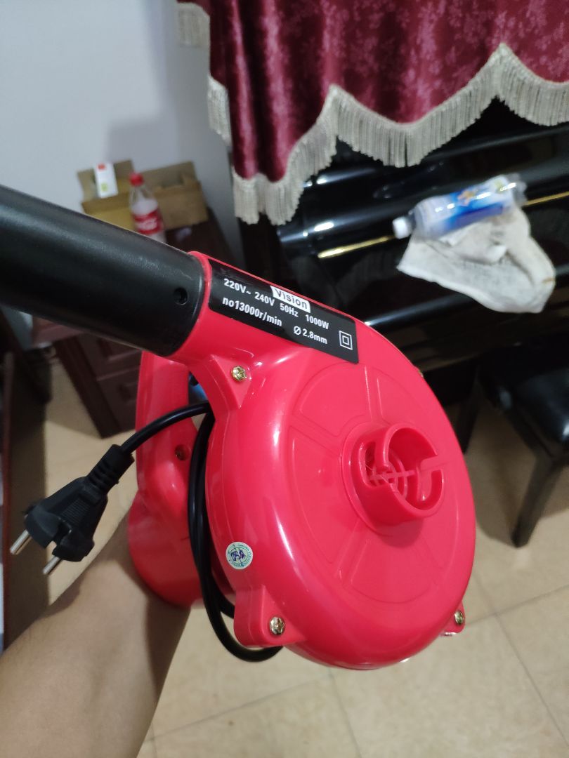 tiêu đề ghi 700W, hộp với nhãn ghi 1000W, nhưng đo thực tế chỉ 500W. Nói chung chạy tốt, tiền nào của nấy.