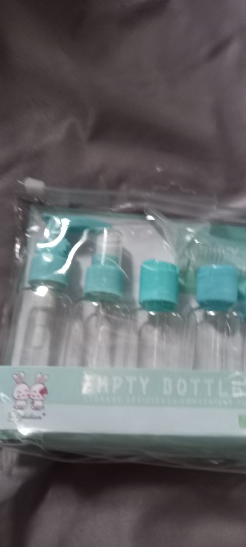 Giao đúng hàng, đẹp, được tặng quà nên rất hài lòng.