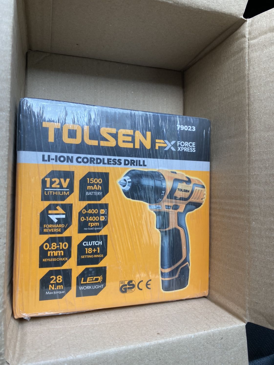 Đóng gói cẩn thận, khoan nhìn sơ bộ khá ok, khoẻ, cầm đầm tay, độ bền thì phải dùng một thời gian mới biết được. Nói chung là ok trong tầm tiền!