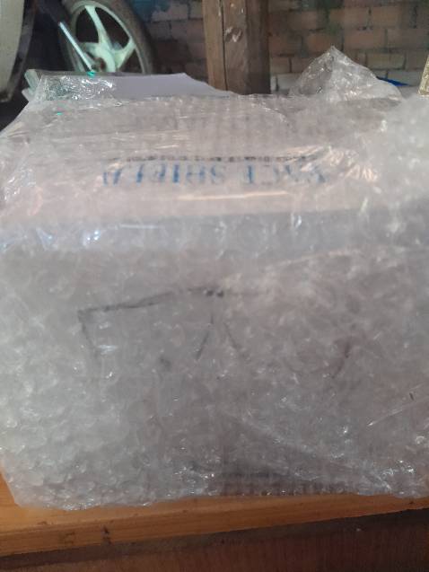 Kính rất đẹp và chắc chắn.
Gói hàng rất cẩn thận.
Cách phục vụ của shop rất dễ thương Kính rất đẹp và chắc chắn.
Gói hàng rất cẩn thận.
Cách phục vụ của shop rất dễ thương