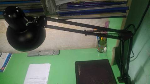 Tự mua đèn cho con gái học online may quá gặp shop. Hàng đẹp lắp vào cái bàn nhỏ lắp đồ của con gái mình mà vẫn rộng thênh thang. Tks shop nhé. Có cái đèn học onl ở nhà dù sáng hay tối cũng đỡ hại mắt hơn. M.n nên mua nhé. Mua đèn này của shop bằng thép cứng cáp chắc chắn  Cảm ơn shop