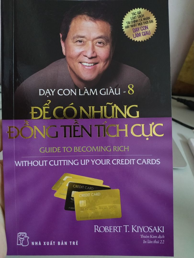 Sách hay nhé mọi người. Tác giả chưa bao giờ làm mình thất vọng:v. Nội dung viết về cách giàu mà không ti tiện, keo kiệt và ko phải là lấy vợ giàu để giàu:))). Dịch vụ TiKi tốt  đánh 5 sao cho dịch vụ. Sách mới, giá rẻ, giao hàng lại siêu nhanh. Anh giao hàng thân thiện đội mưa đi giao hàng( gọi mình 2 cuộc không được anh đi giao đơn khác mình gọi lại a đã quay lại giao cho mình) nhưng rất thân thiện, vui vẻ. Cảm ơn Anh, cảm ơn TiKi!!!