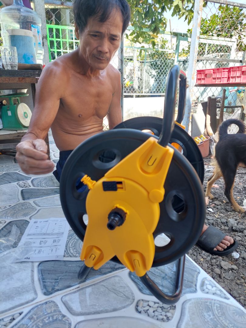 Giao máy mà lại không giao ốc vít cố định biểu tui phải làm sao đây? Nhận mấy hôm rồi giờ mới rảnh mở ra ráp thì thấy thiếu bộ ốc vít cố định huhu