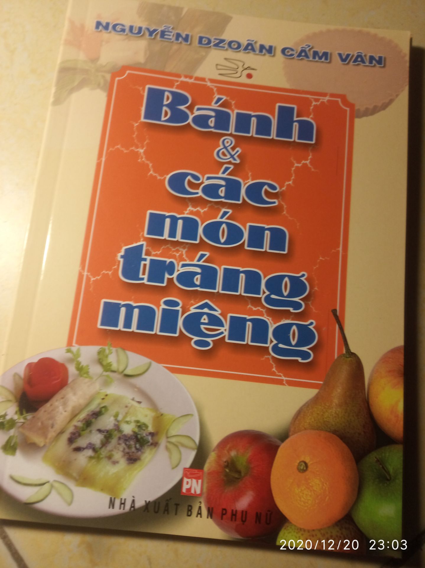 sách mới, đẹp tuy hơi mỏng nhưng nội dung hướng dẫn có kèm theo hình ảnh sản phẩm trông rất hấp dẫn
các món ăn không quá mới lạ nhưng làm hơi cầu kỳ