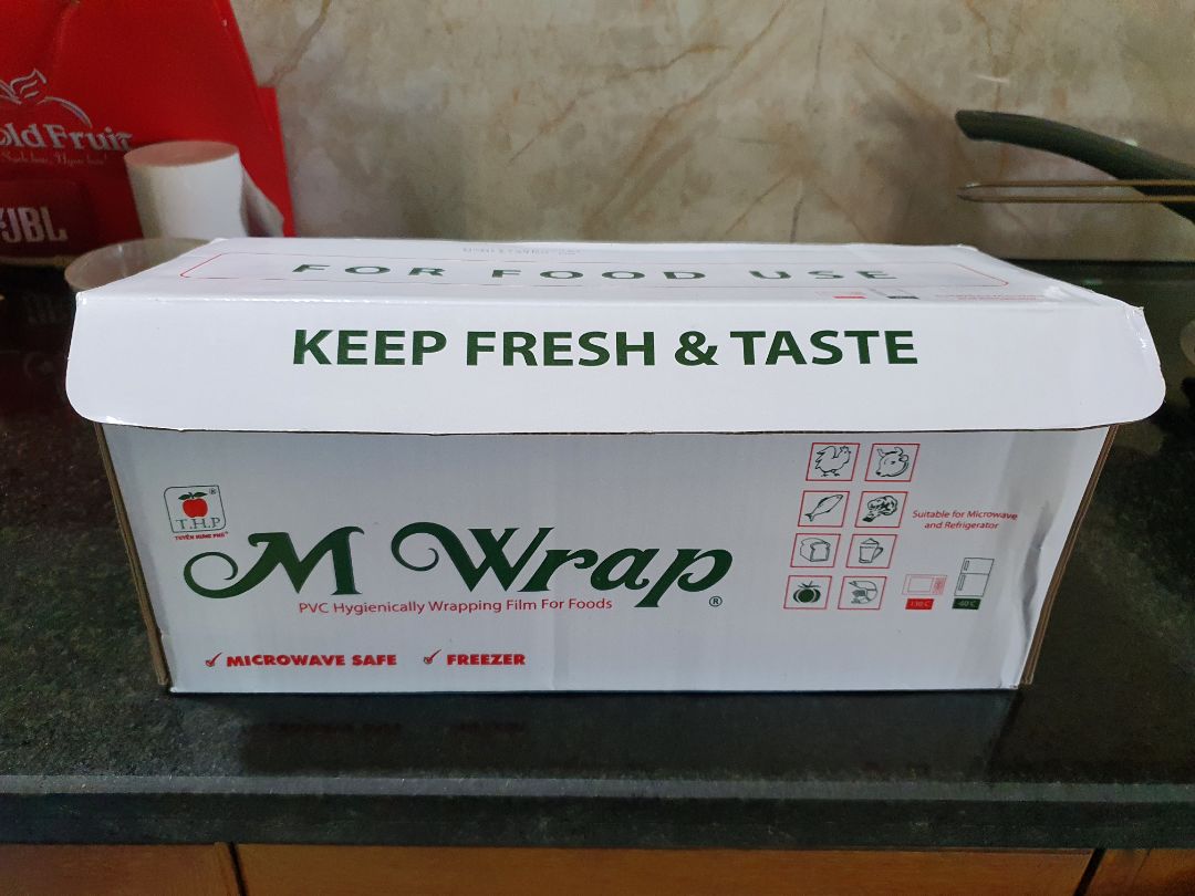 Tiki bọc hàng cẩn thânn, hộp không bị móp méo. Màng bọc không quá dày nhưng dai, dùng tốt