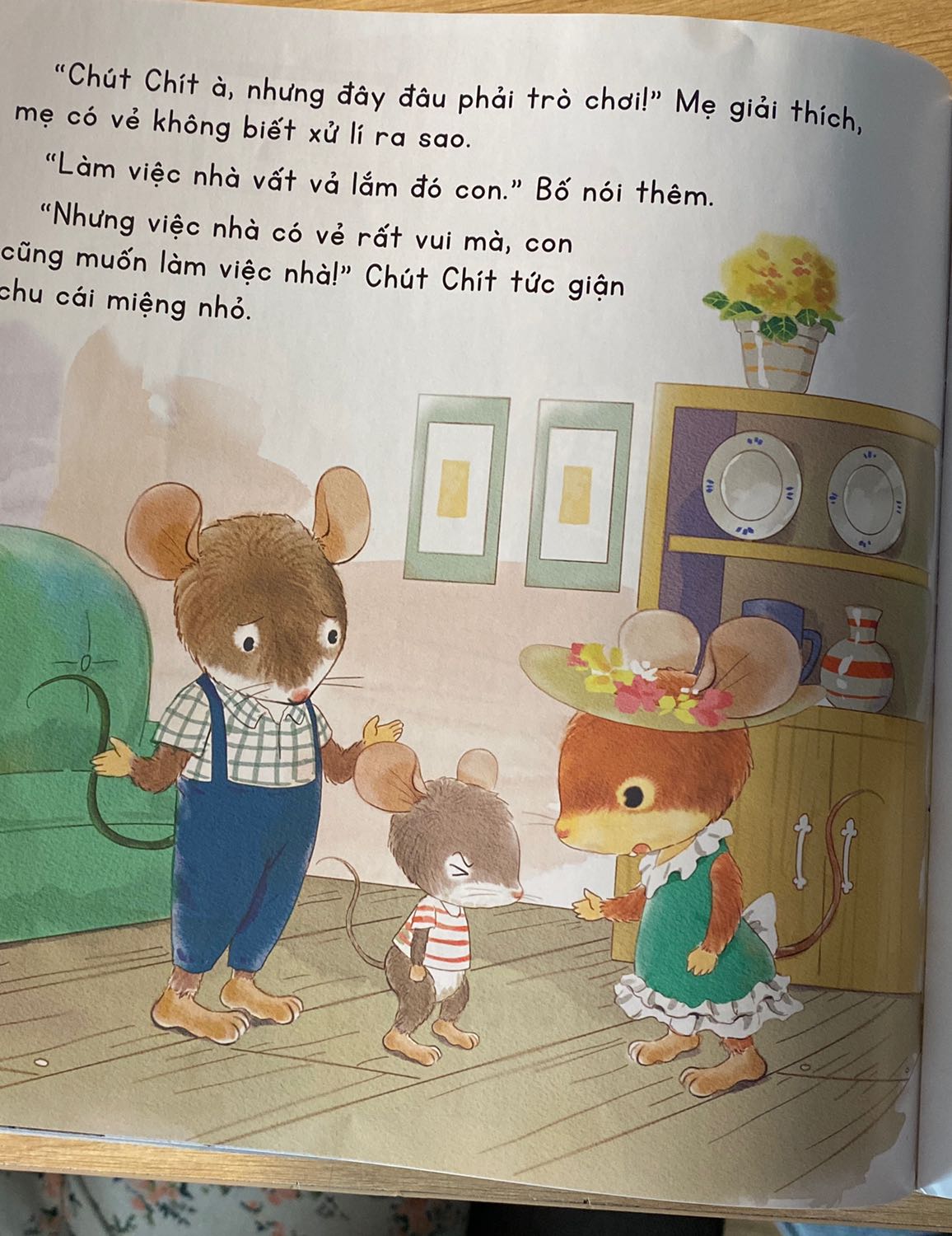 Sách đẹp, giao nhanh, giá mua flash sales 8k quá rẻ. 
Nội dung khá dễ thương, bạn bé rất thích tranh vẽ trong truyện.