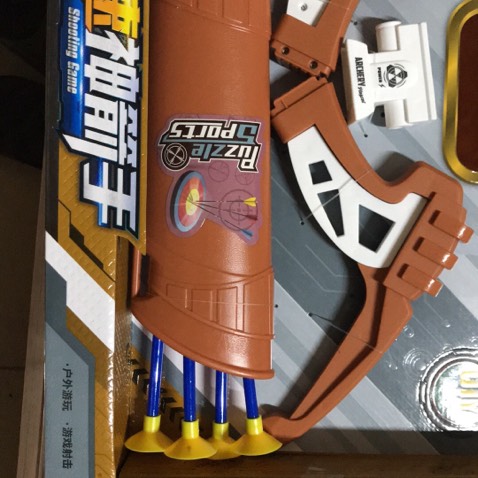 Ship nhanh. Cung tên đep. Làm rất kỹ mình để ý từng chi tiết nhưng k có phần nhựa thừa nào. Cũng từng mua mấy bộ đồ chơi bên shop và đều hài lòng