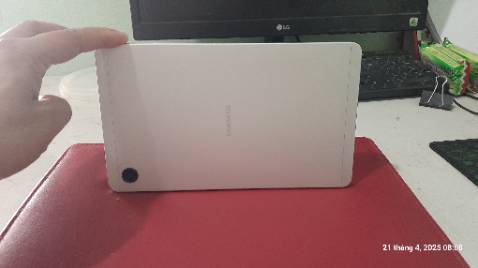 Máy đẹp, cầm đầm tay
Phục vụ tốt nhu cầu cơ bản
Loa kép vừa phải, không quá to
Màn HD nên xem phim hơi rỗ một chút
Với các công việc thường dùng của mình thì cơ bản đảm bảo (duyệt web, email, xem file pdf, powerpoint, word, excel,....)