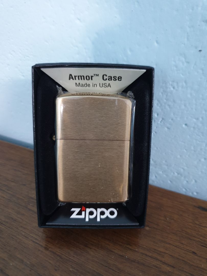 nhìn chung hài lòng, nhưng chử dưới vỏ bị ngược thì phải, ruột và vỏ không cùng nam sản xuất