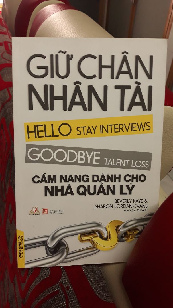 Quyển này khá mỏng, cách trình bày nội dung bên trong khá ấn tượng và nhịp nhàng Quyển này khá mỏng, cách trình bày nội dung bên trong khá ấn tượng và nhịp nhàng