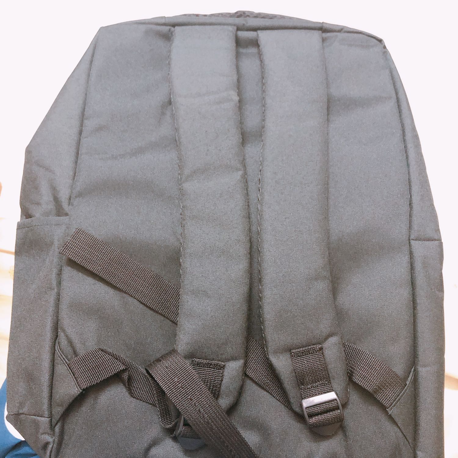 Sản phẩm nhận giống hình cung cấp, màu đen sạch :)) có cổng sạc USB như hình, bỏ vừa laptop 15,6 inch to bự chảng của mình ? hy vọng xài bền lâu thì sẽ mua tiếp~ Sản phẩm nhận giống hình cung cấp, màu đen sạch :)) có cổng sạc USB như hình, bỏ vừa laptop 15,6 inch to bự chảng của mình ? hy vọng xài bền lâu thì sẽ mua tiếp~