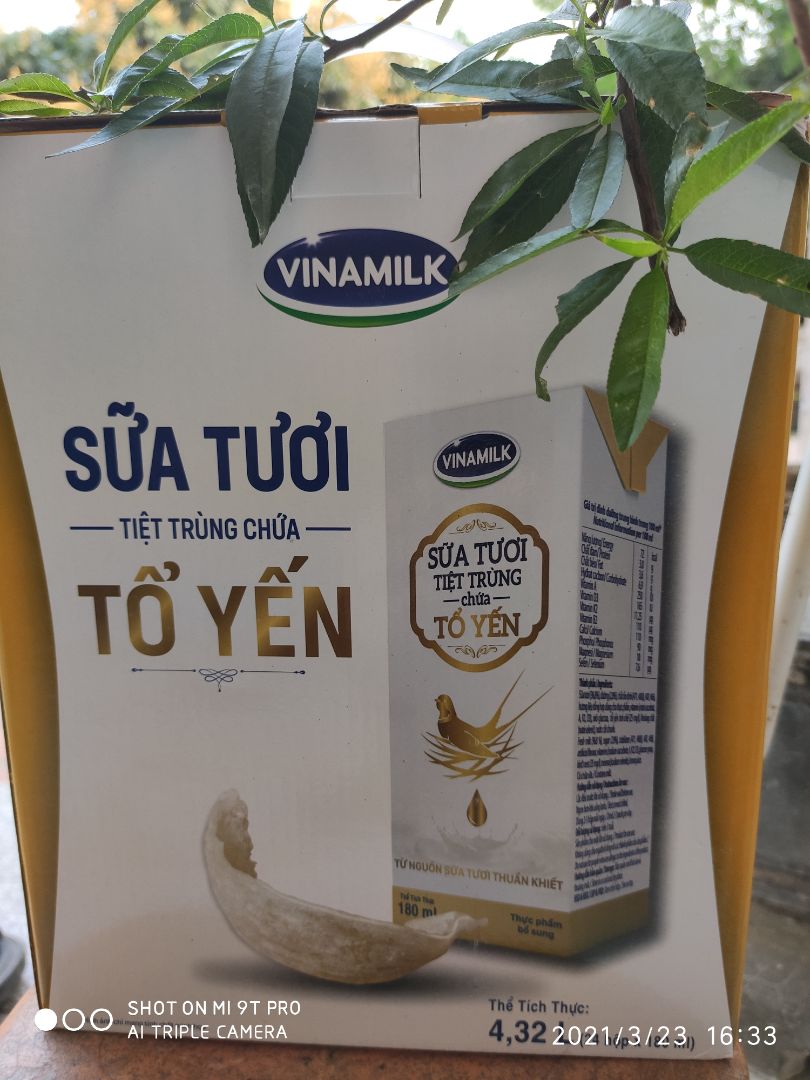 Vừa đúng dịp sinh nhật Tiki - Vinamilk sale to quá thế là mình mua luôn.
Sữa thơm ngon bổ dưỡng chất lượng. Đây là sản phẩm mới của Vinamilk.
Mình mua làm quà tặng vì sữa được đóng hộp rất đẹp lại thêm Tiki gói hàng kĩ chắc chắn.
Đặc biệt là giao hàng cực nhanh luôn nhé.
Cảm thấy hài lòng khi mua được sản phẩm ưng ý.
Cám ơn Tiki nhé !!!!