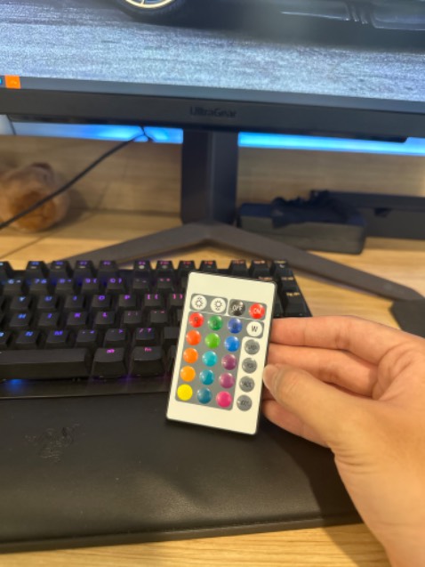 Remote mua về không dùng được cắm lên mỗi cái đèn thôi Remote mua về không dùng được cắm lên mỗi cái đèn thôi