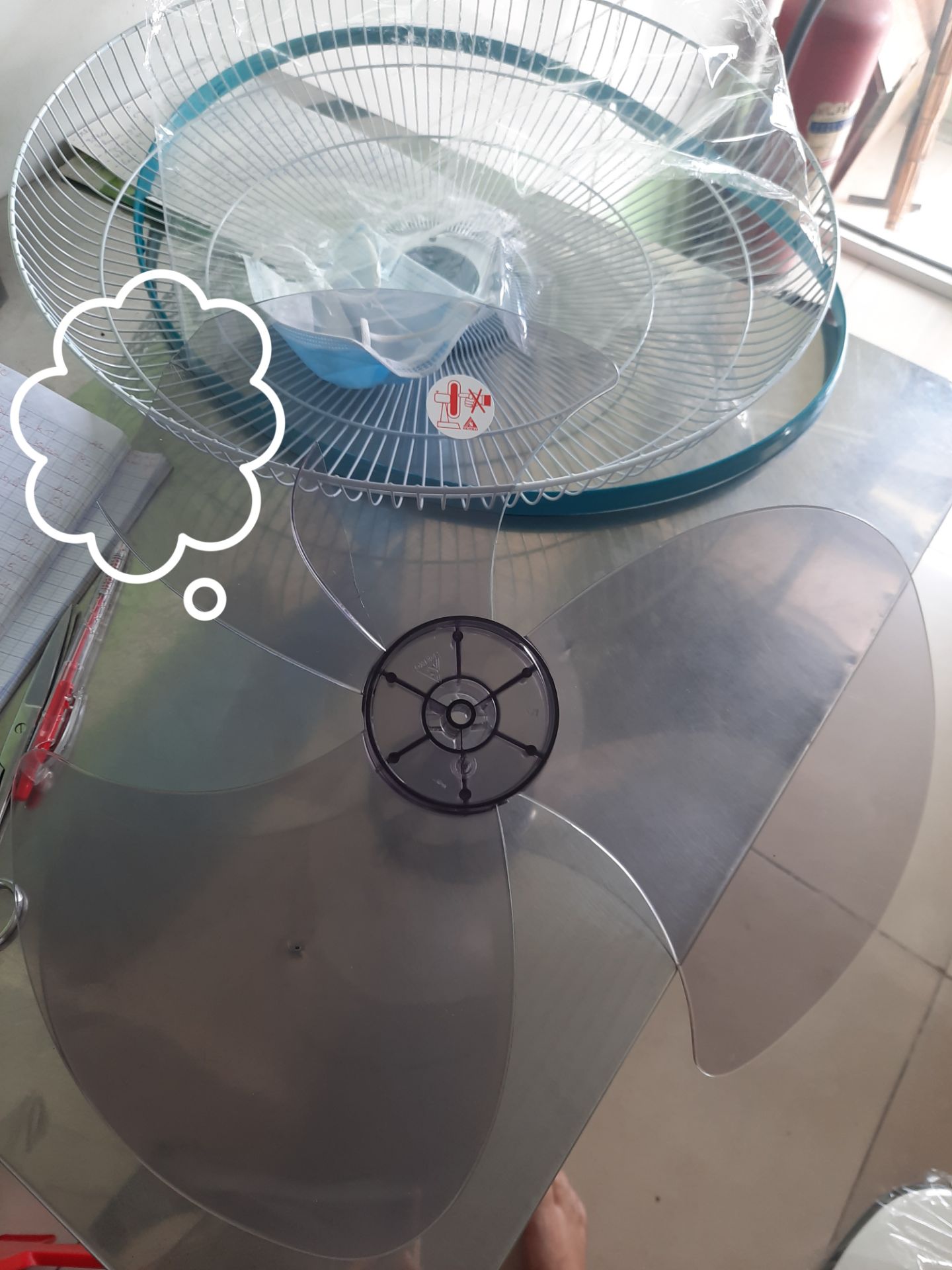 k đi mua được nên đặt trên tiki mà khi mở ra thấy cánh quạt gãy.Hơi buồn lại tốn công đi mua cánh quạt thay