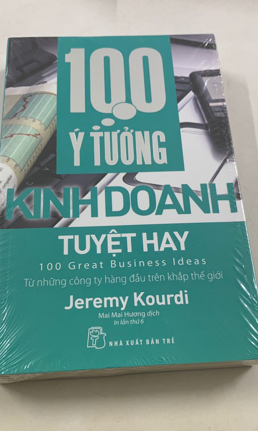 Tiki giao hàng nhanh. Sách được bọc kĩ lưỡng. Sách dày nhưng cầm rất nhẹ tay. Chưa đọc nên chưa đánh gia được nội dung