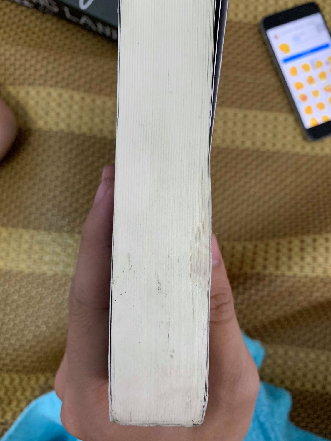 Sách rất dơ và tệ, sách đã cũ như vậy còn cố bán cho khách hàng, Tệ vừa phải :)