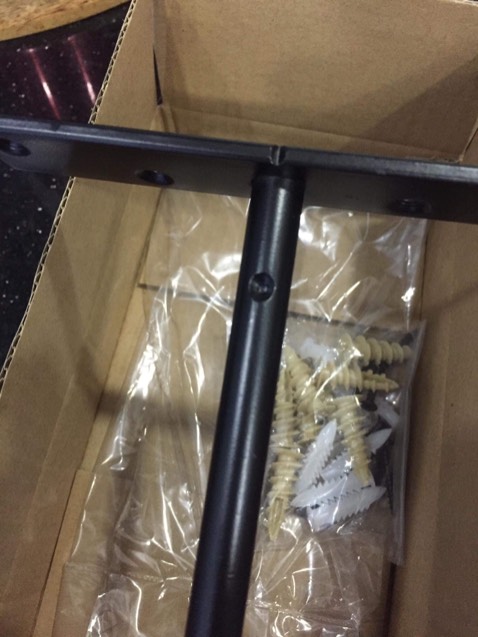 Rất hài lòng với Tiki là lúc nào cũng giao hàng rất nhanh. Chốt nhìn chắc chắn, sơn bóng đẹp, đóng gói cẩn thận.