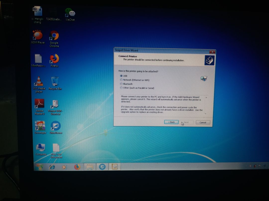 nhờ shop hổ trợ dùm .mình mua máy nay đã gần một tuần mà vẫn kg sử dụng được máy kết nói với máy tính kg được