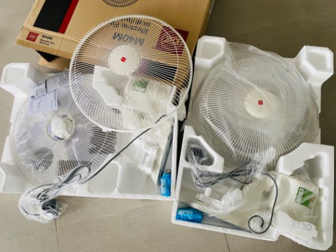 Đặt mua quạt màu đen lại giao quạt màu trắng. Quá cẩu thả ! Đặt mua quạt màu đen lại giao quạt màu trắng. Quá cẩu thả !