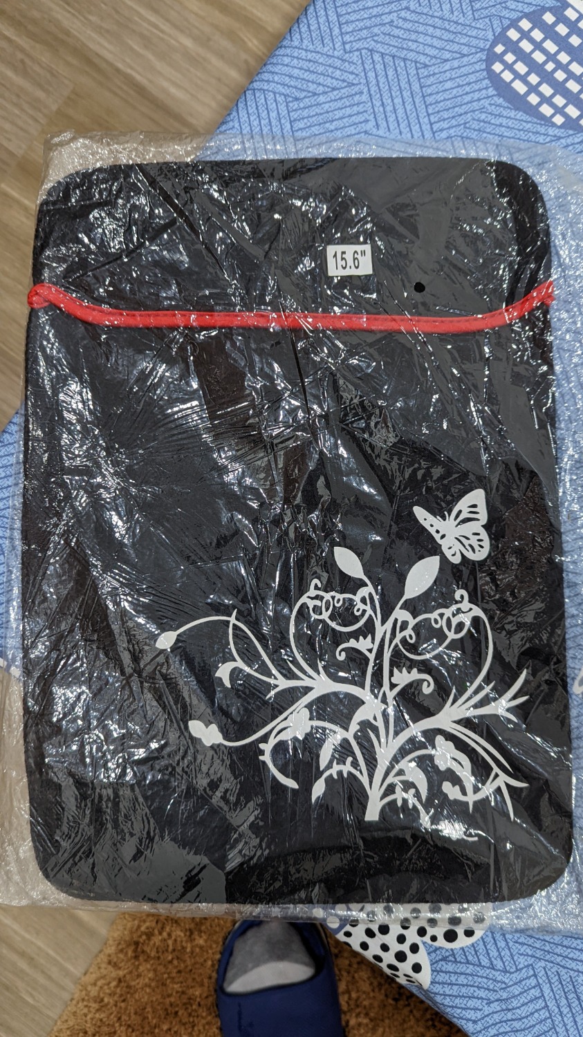 Mua 14'' giao 17'', thực tế hoa lá cành vớ vẩn, bán hàng ko có tâm