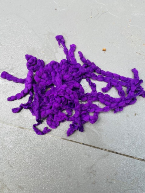 Mới dùng lần đầu mà bông lau bị rơi ra nhiều. Đề nghị đổi cái bông lau khác