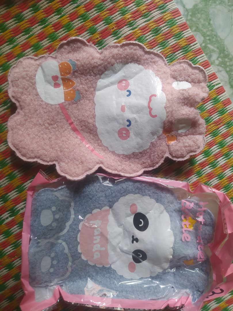 shop giao hàng nhanh lắm luôn ạ, mới đặt mấy hôm đã nhận rùiii, túi chườm cute hình như ảnh luôn ạaa, sẽ ủng hộ shop lâu dài